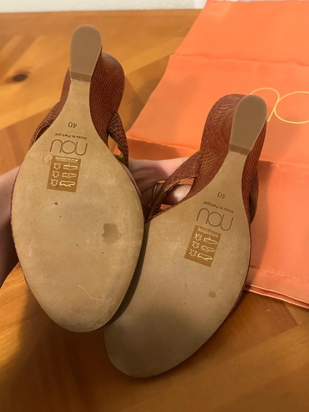 Nou Citrus Puff Wedge